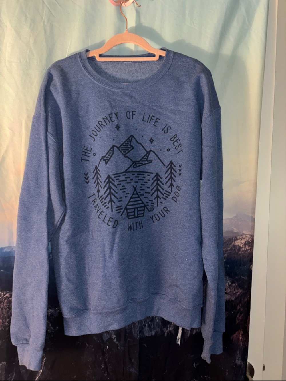 Men's Blue Graphic Crewneck Sweatshirt - Outdoor Cabin Design